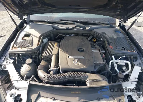 2018 Mercedes-Benz E 300 4Matic z USA, uszkodzony, nr VIN WDDZF4KB8JA436513